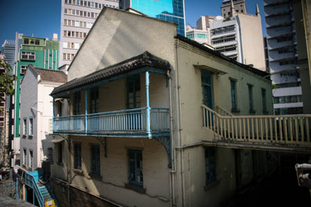 The 2nd floor of the Block C dormitories features cantilevered verandas.